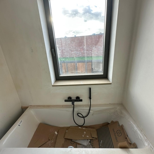 FA90C90E 0F4A 416A B17E F2124AC1F241 1 105 C